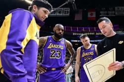 爱游戏APP-湖人主场力克开拓者，取得连胜