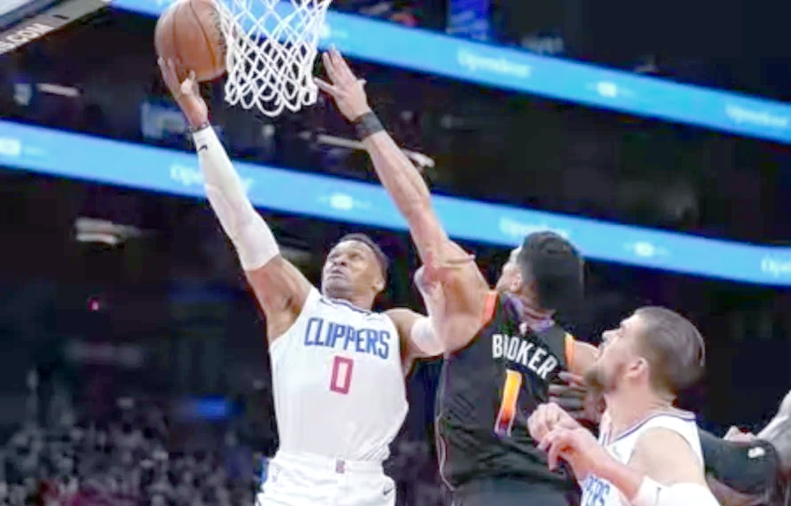 雄鹿击败太阳,东部球队表现抢眼 雄鹿击败太阳,东部球队表现抢眼