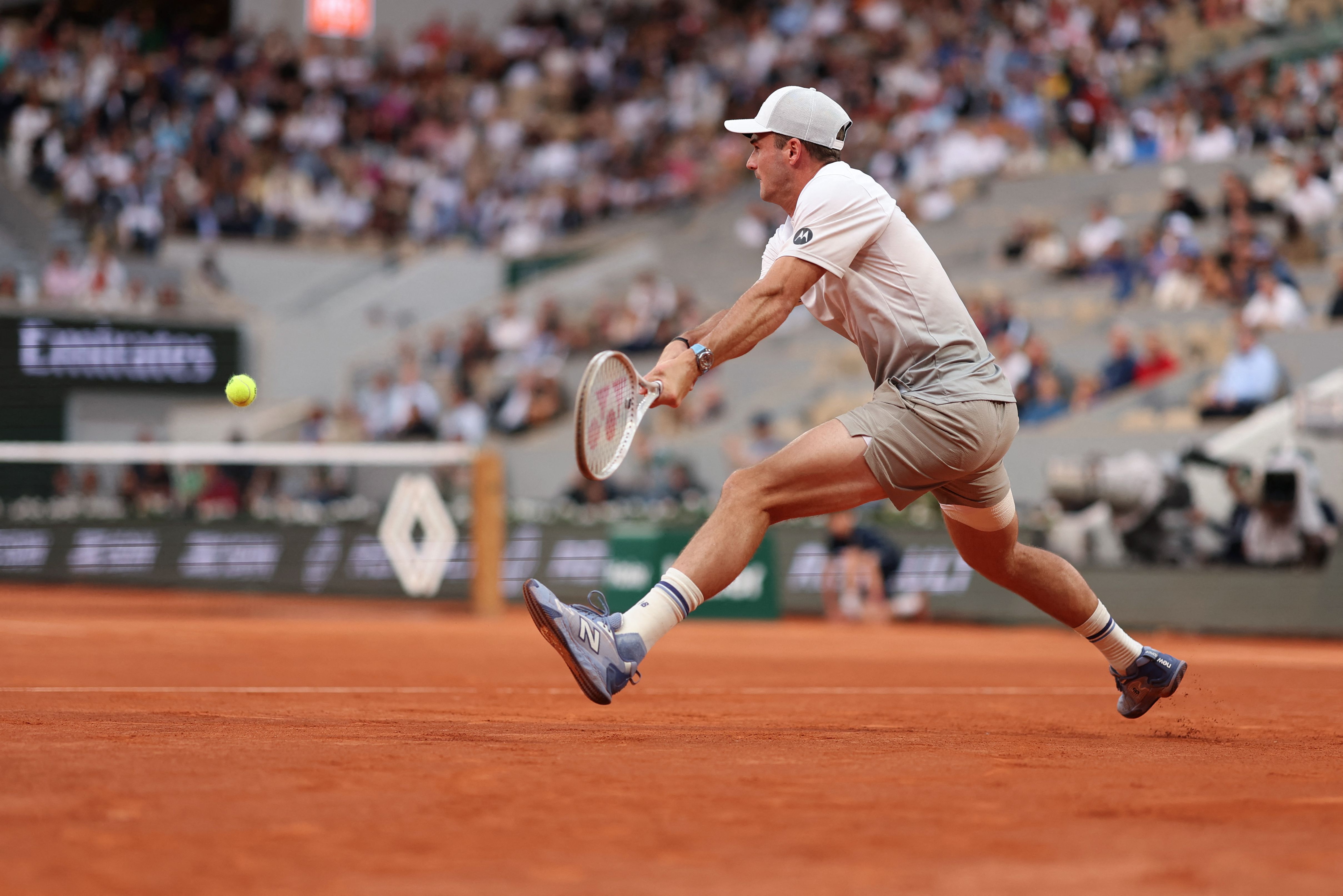 包含德国网球队鏖战欧洲网球队，阿尔卡拉斯爆发神勇的词条