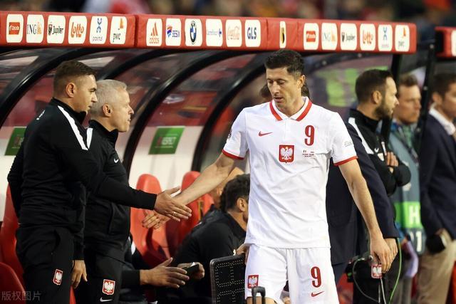 波兰碾压丹麦，德布劳内关键制胜的简单介绍