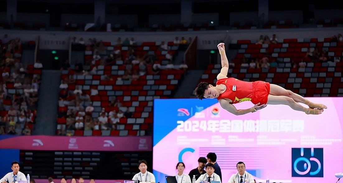 体操决赛震撼开打，巅峰对决引爆全场