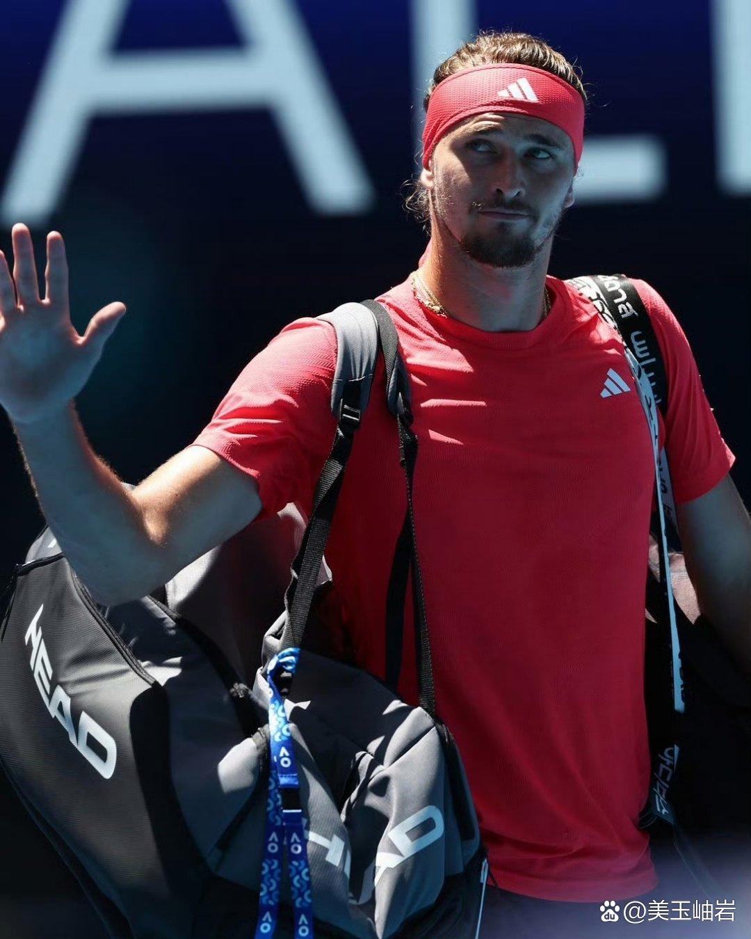 戴维斯杯力克年终总决赛，兹维列夫惊艳四座