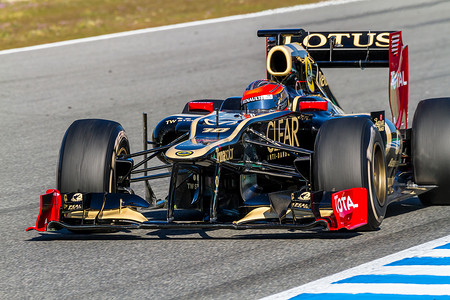 雷诺车队轻取红牛二队,阿隆索扛起全队 雷诺车队轻取红牛二队,阿隆索扛起全队