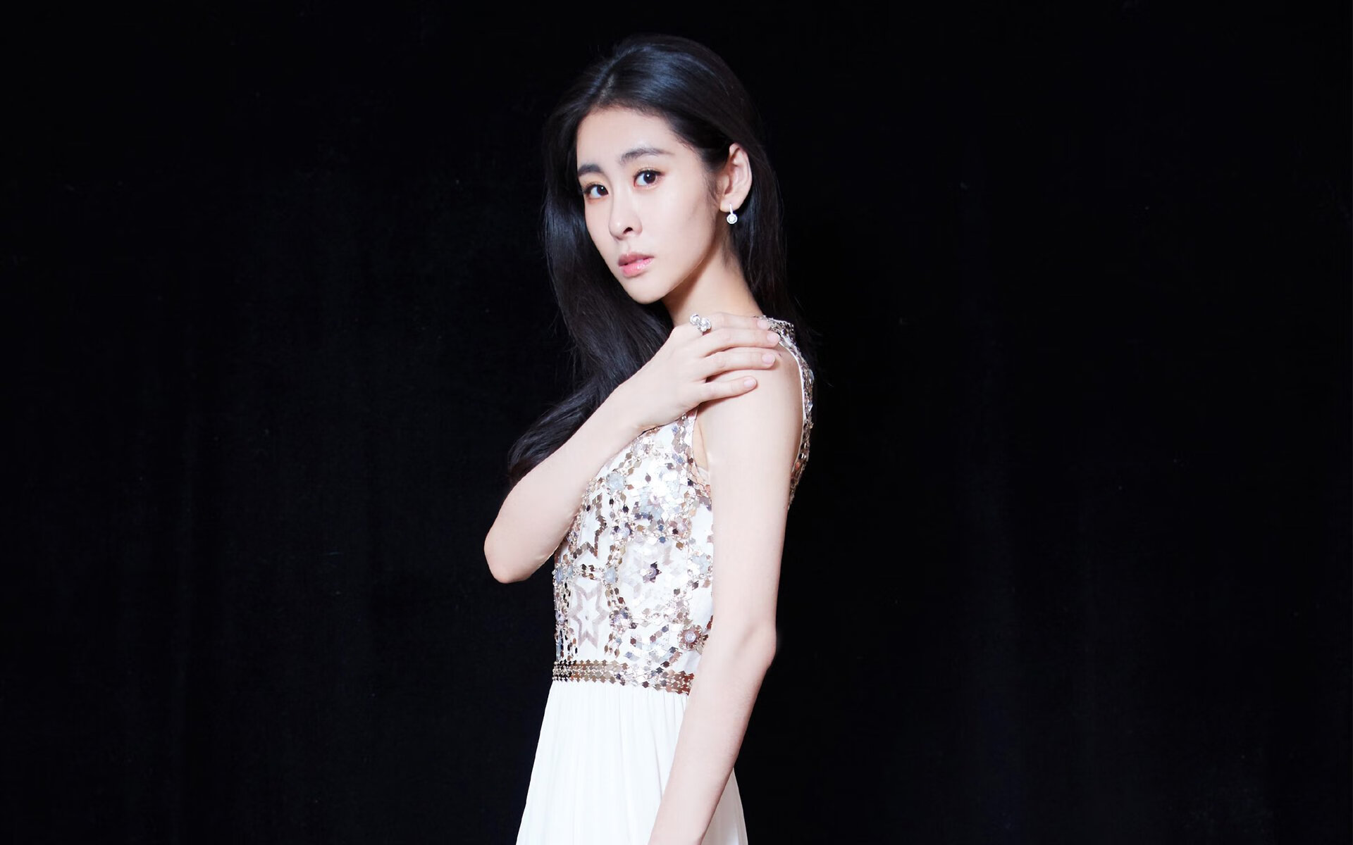 德甲争冠战之夜，伊萨克，舞台越大越闪耀